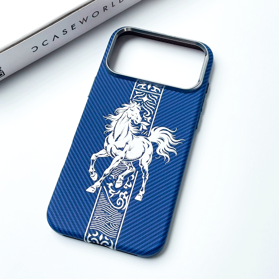White Horse Carbon Magsafe Case