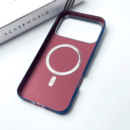 White Horse Carbon Magsafe Case
