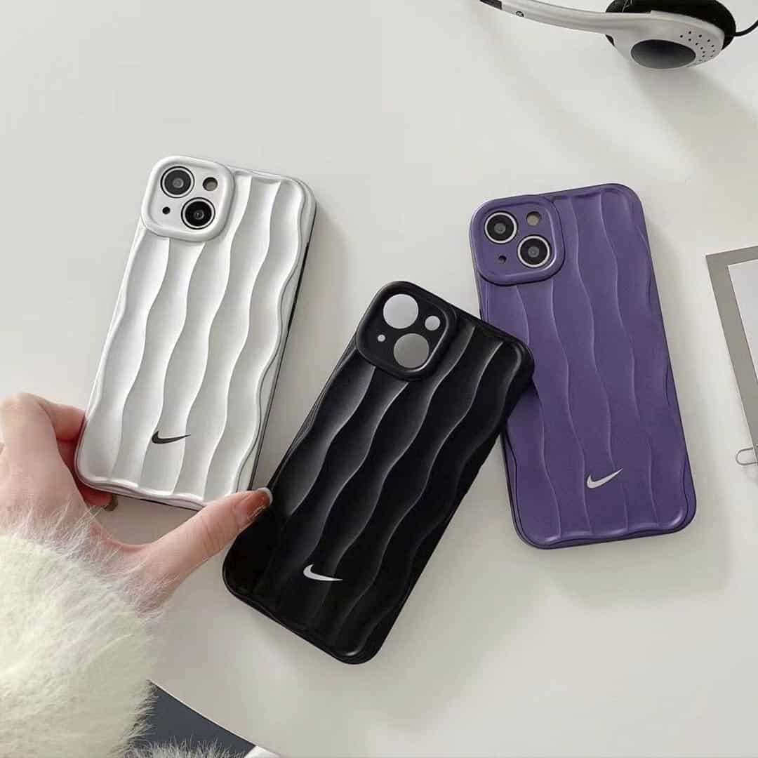 Wavy Limited Edition Case
