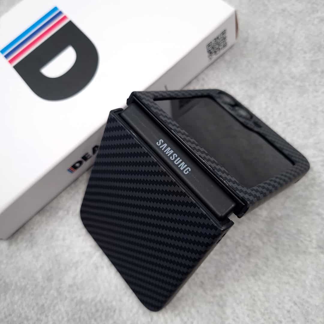 Premium Ultra Thin Carbon Fiber Pattern Case for Samsung Galaxy Z Flip 6