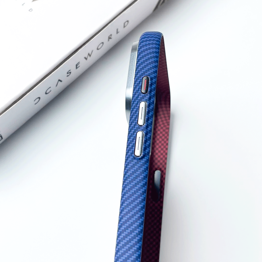 White Horse Carbon Magsafe Case