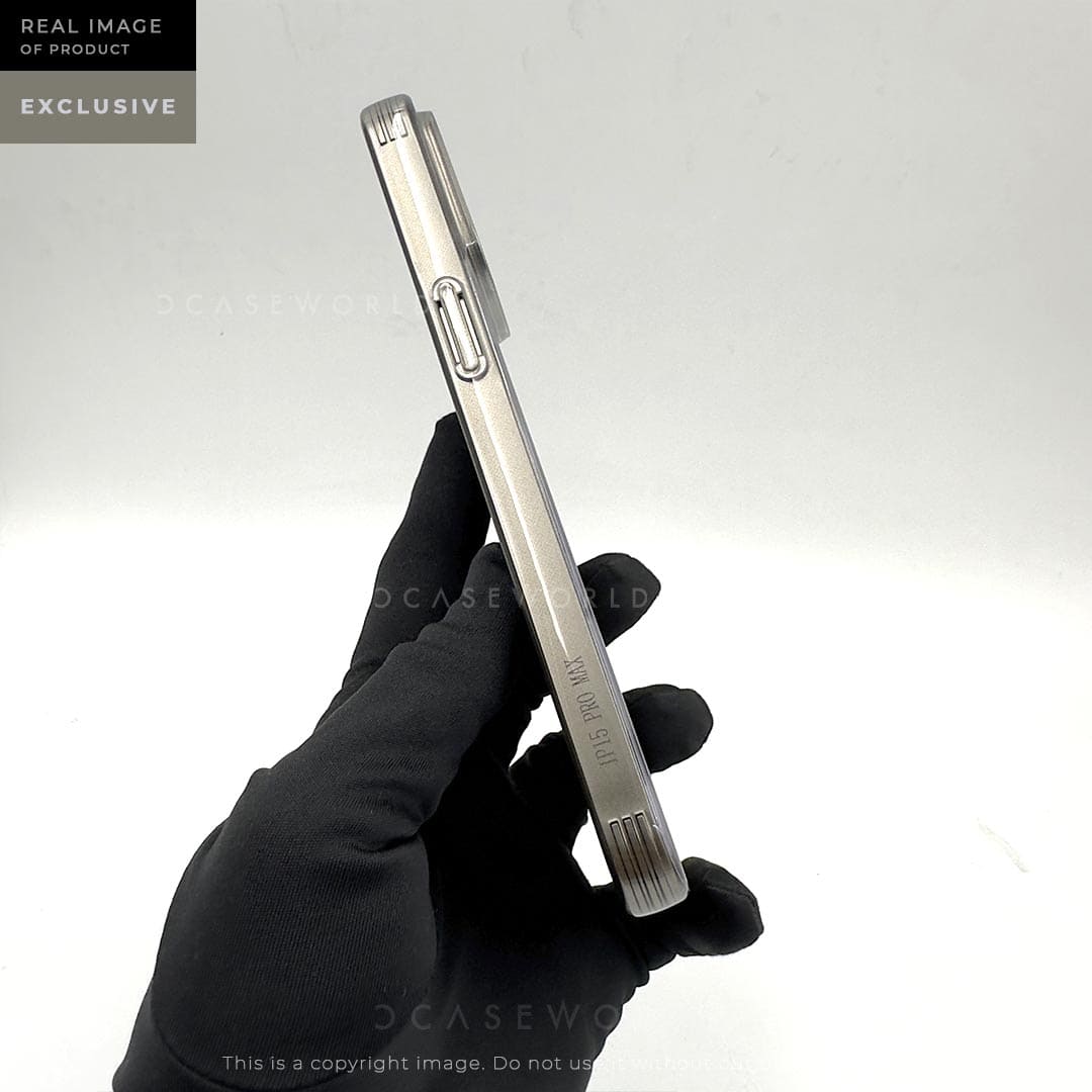 Natural Titanium Grey MagSafe with Airbag Drop Protection
