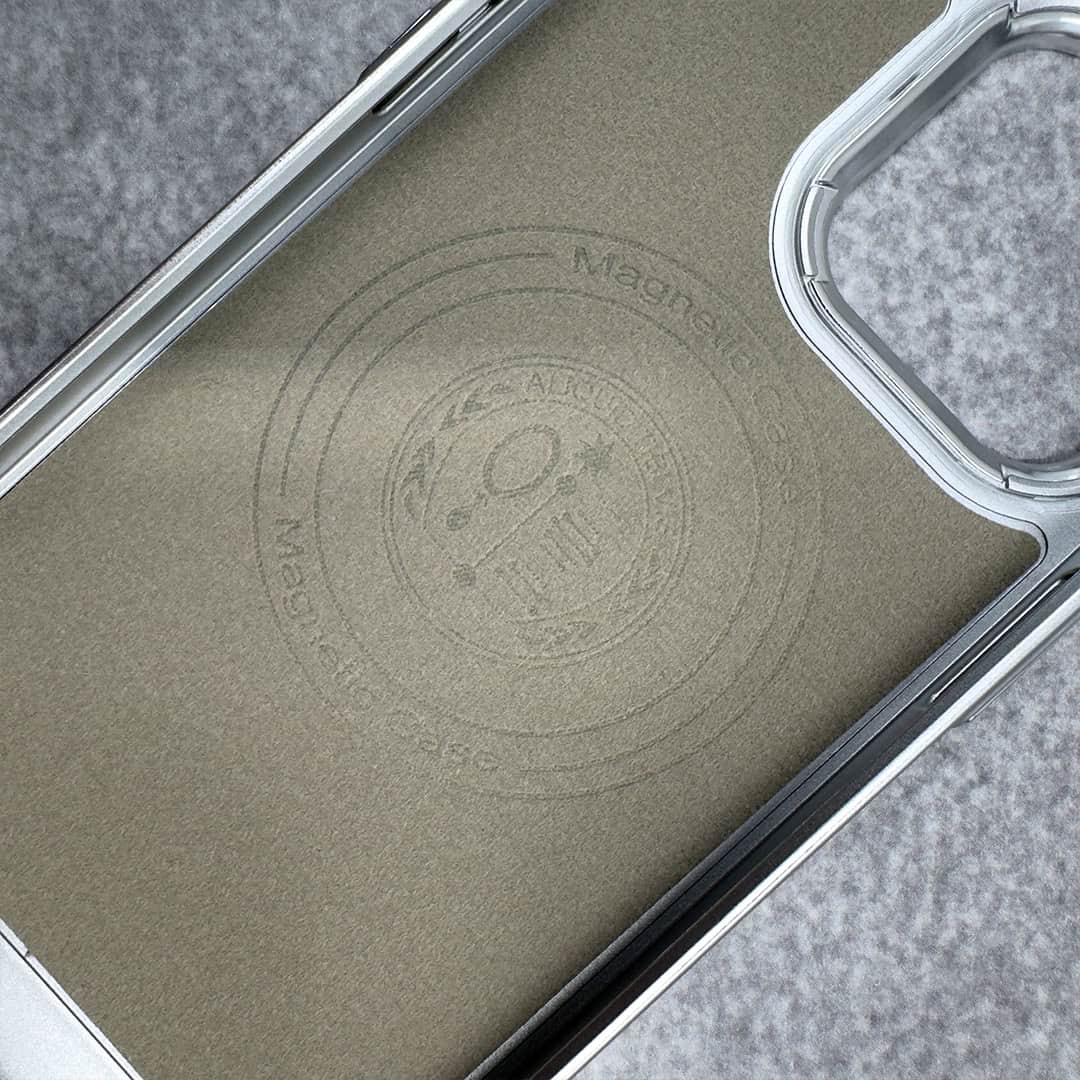 Premium PRD LUXE PU Leather Silver Edition - Mag Safe Case