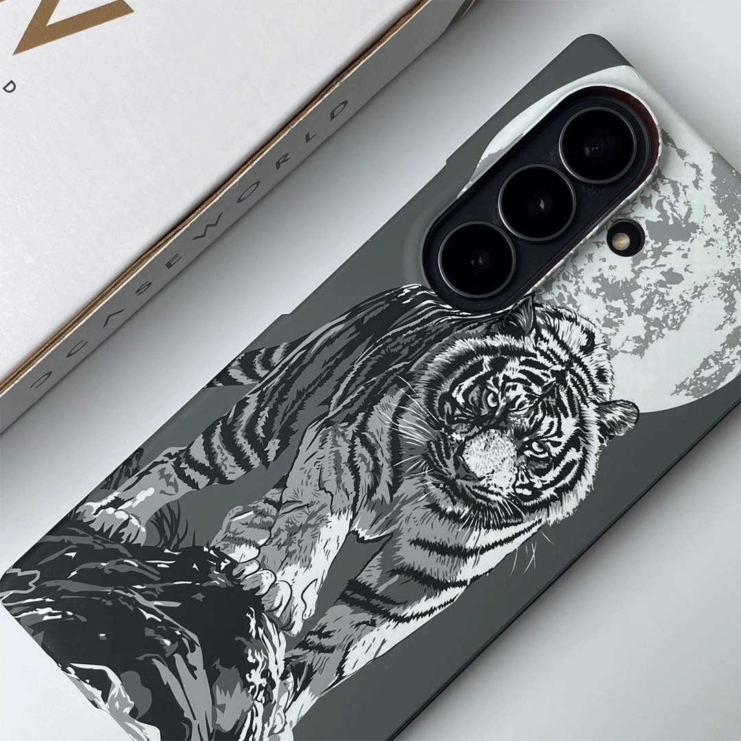 Furious Tiger- Glow in Dark Magsafe Case
